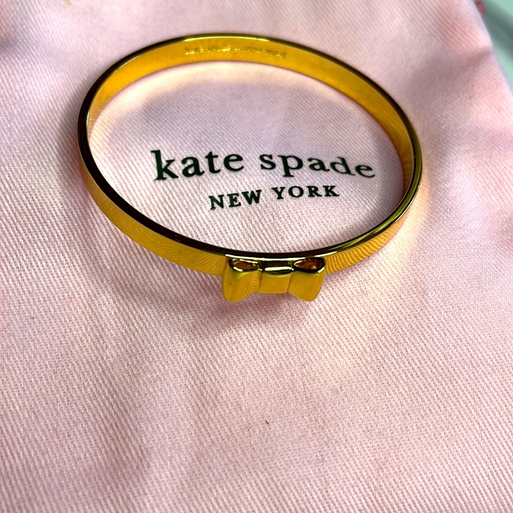 Kate Spade Take a Bow gold bangle